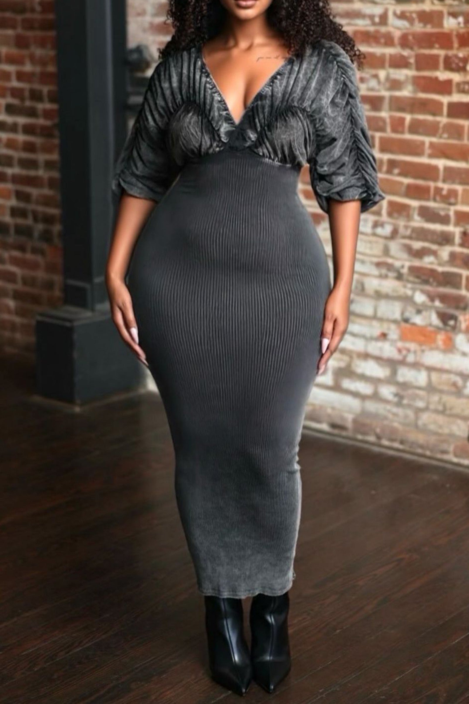 Making Me Blush Midi Dress-Black