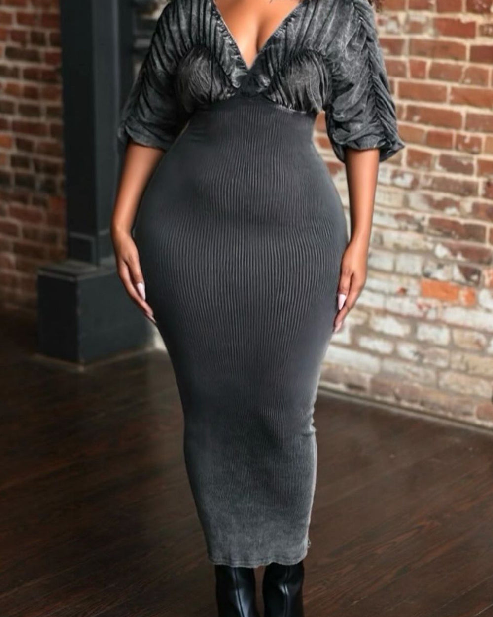 Making Me Blush Midi Dress-Black