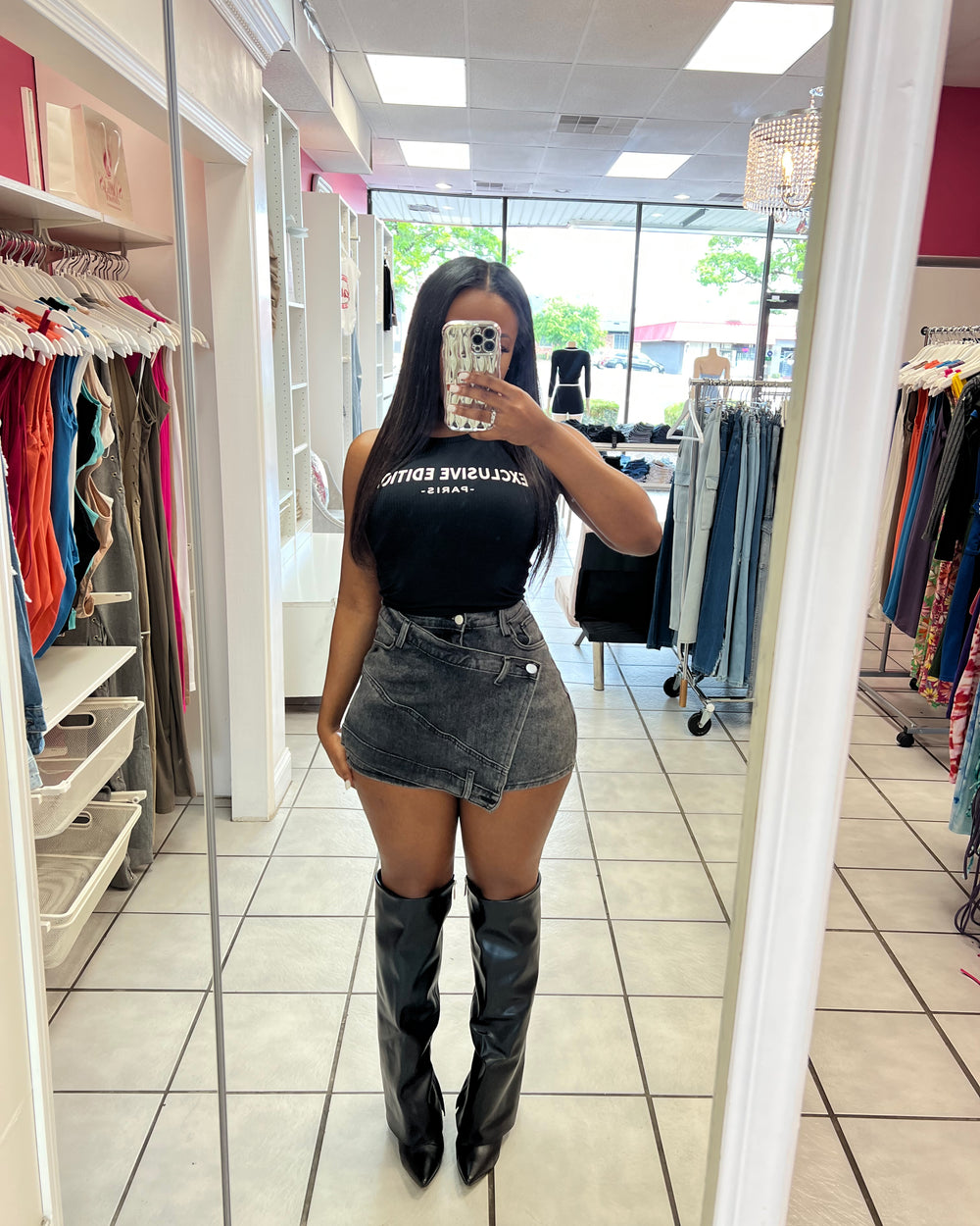 Exclusive Edition Graphic Top-Black